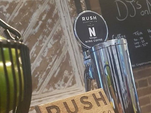 DJ's On Neill Cafe - Pubs Perth 1