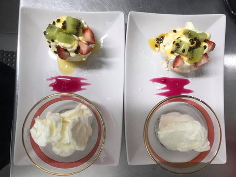 DJ's On Neill Cafe - Pubs Perth 2