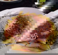 Vic Hotel - Pubs Perth