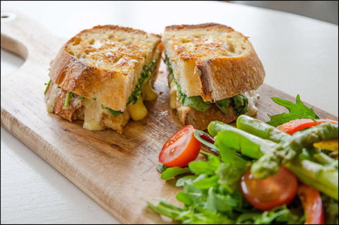 Abundance On The Quay - Pubs Perth 0