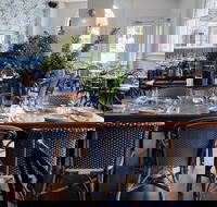 Lola - Pubs Perth