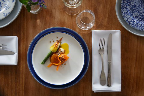 Lola - Pubs Perth 1