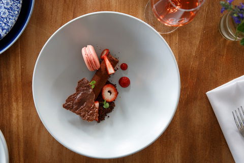 Lola - Pubs Perth 2