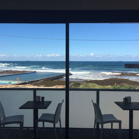 Bulli Beach Cafe - Pubs Perth 0