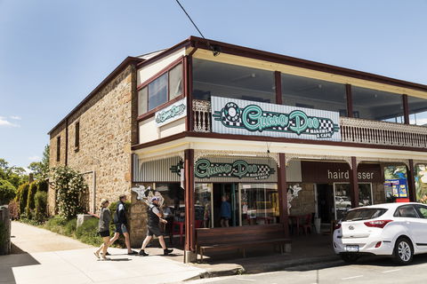 Gunna Doo Bakery - Pubs Perth 0