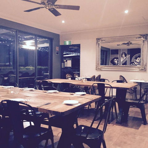 Ikon - Hotel Gracelands - Pubs Perth 0