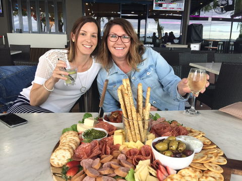 Mulwala Water Ski Club Dining - Pubs Perth 1