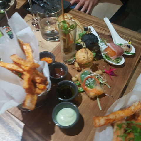 Oliver Brown - Civic - Pubs Perth 0