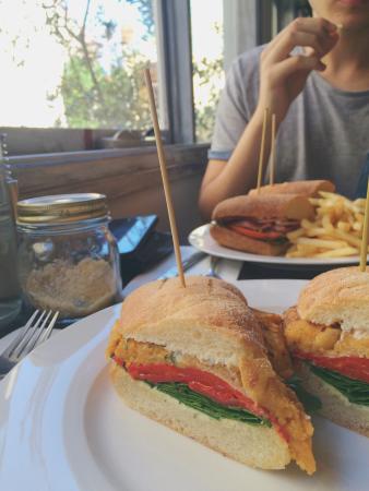 Gem Cottage - Pubs Perth 9