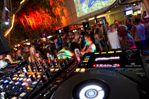 The Deck Bar - Pubs Perth 1