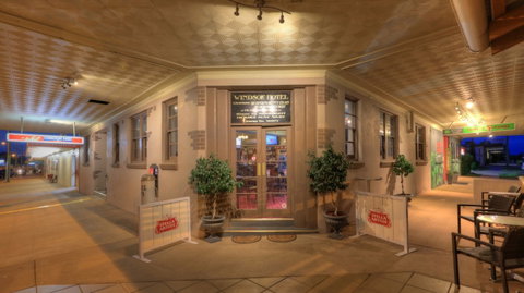 Miles Windsor Hotel - Pubs Perth 0