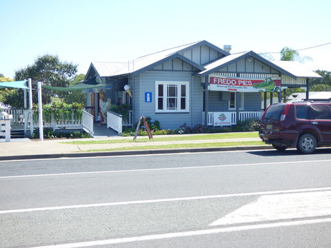 Fredo Pies And Cafe - Pubs Perth 0