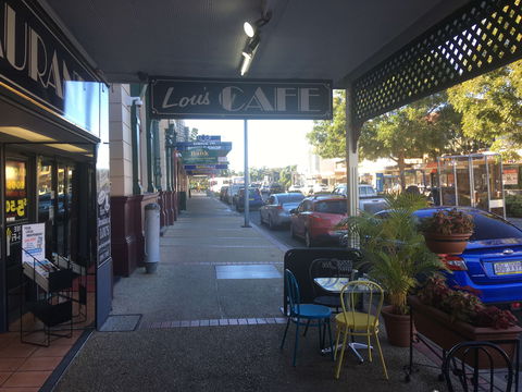 Lou's Cafe Restaurant - Pubs Perth 0