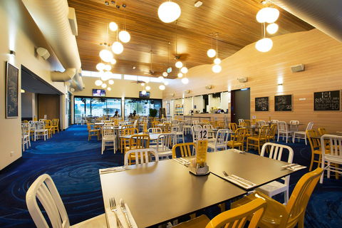 Coolum Beach Hotel - Coolum Beach - Pubs Perth 0