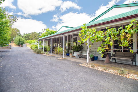 The Apple Farm - Pubs Perth 1