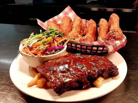 Iron Horse Inn - Warners Bay - Pubs Perth 0