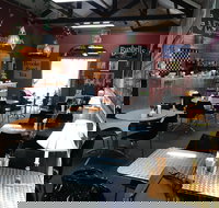 Mai's Kitchen Rules Cafe - Pubs Perth