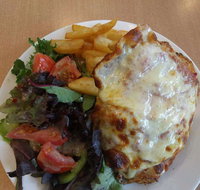 Bonnie and Duke Cafe - Pubs Perth