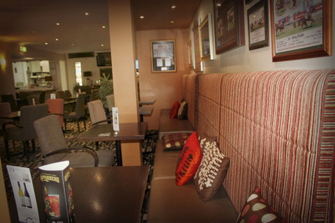 St George Workers Club - Pubs Perth 1