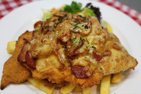 Austrian Schnitzelhaus Erina - Pubs Perth 0