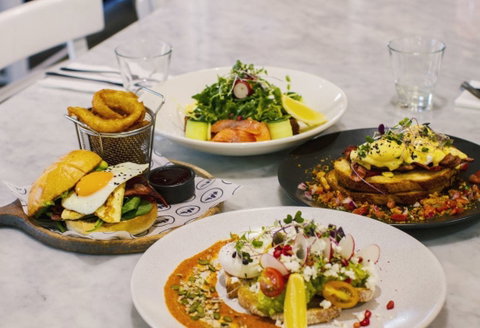 Jolly Miler Café - Williams Landing - Pubs Perth 0