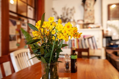 Artisan On Lewis - Pubs Perth 2