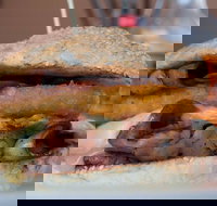 Trader Joe's Garage - Cafe - Pubs Perth