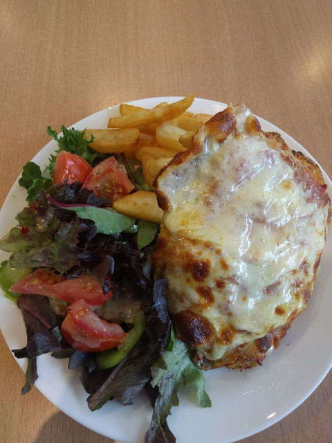Benny's Woodfire Pizza Grill & Pasta Bar - Pubs Perth 0