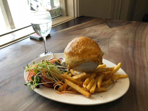 Bowning Hotel Dining - Pubs Perth 0