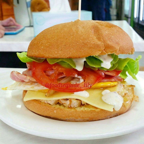 88 Royal - Pubs Perth 0