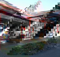 Mogo Fudge and Ice Cream /  Courtyard Cafe / Lots of Lollies Mogo - Pubs Perth