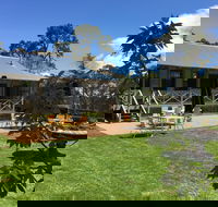 Mortimer's Wines Schoolhouse Cellar Door - Pubs Perth