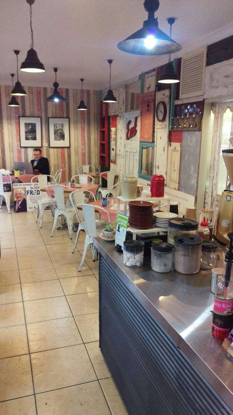 Bar Centrale On Queen - Pubs Perth 0