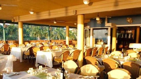 La Beach Restaurant - Pubs Perth 1