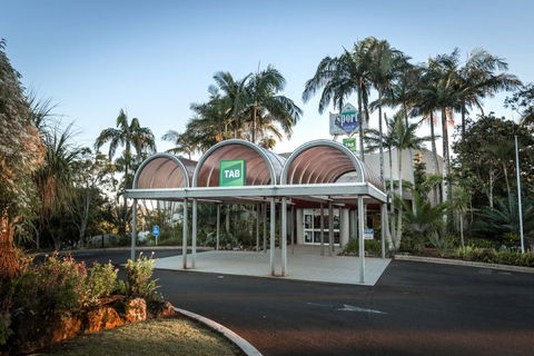 Sports Club Bistro - Lismore Workers Sports Club - Pubs Perth 0