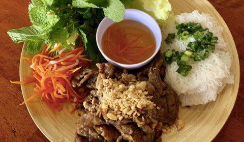 Aunty Ut Restaurant - Pubs Perth 0