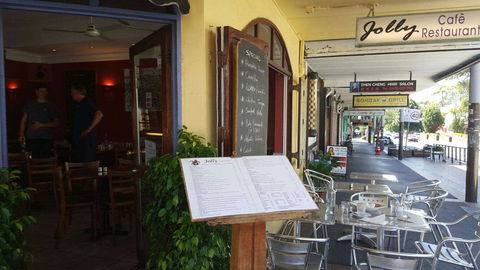 Jolly - Pubs Perth 0