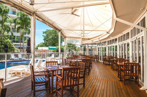 Poolside Restaurant And Bar - Pubs Perth 0