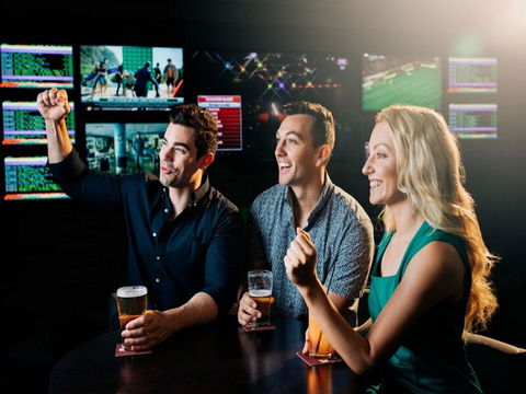 Steelers Leagues Club - Pubs Perth 1