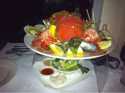 Trios On The River - Pubs Perth 0