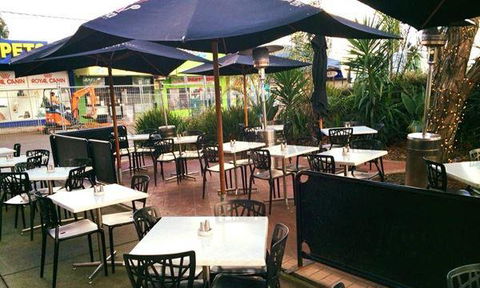 Montania Cafe Bar Restaurant - Pubs Perth 7