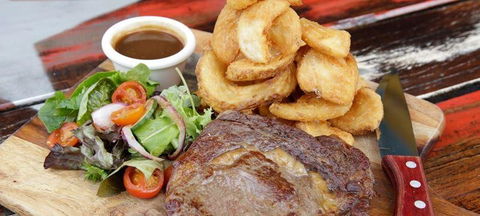 Lola's Pergola Darwin - Pubs Perth 2