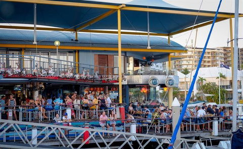 Lola's Pergola Darwin - Pubs Perth 6