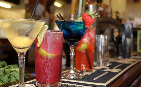 Windows On Wygonda At The Roleystone Club - Pubs Perth 11