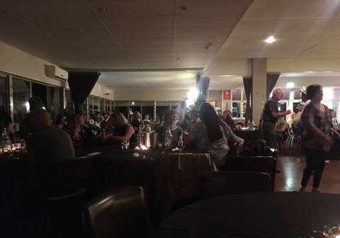 Windows On Wygonda At The Roleystone Club - Pubs Perth 24