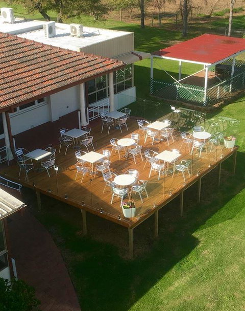 Windows On Wygonda At The Roleystone Club - Pubs Perth 2