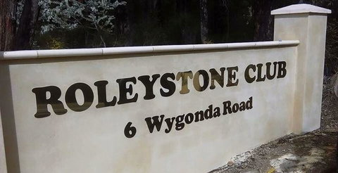 Windows On Wygonda At The Roleystone Club - Pubs Perth 3