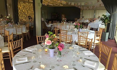 Windows On Wygonda At The Roleystone Club - Pubs Perth 40