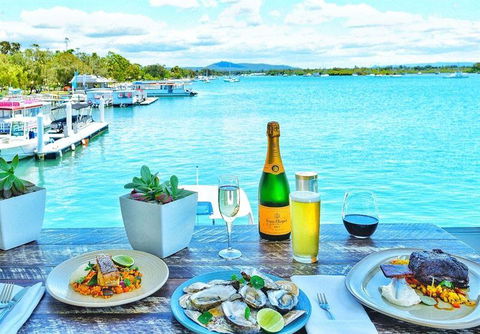 Noosa Boathouse - Pubs Perth 10