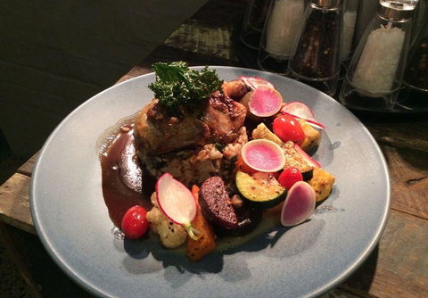 Vines Restaurant At Hollydene Estate - Pubs Perth 10
